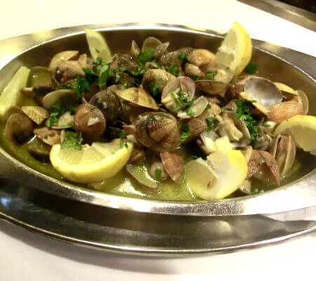 Blend-All-About-Wine-Gaveto Restaurant-Clams