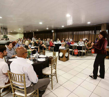 Blend-All-Blend-Wine-Portuguese wines support a social do in Brazil-Adri Wiest-audience