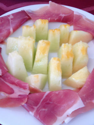 Blend-All-About-Wine-Quinta da Lapa-Melon and Ham